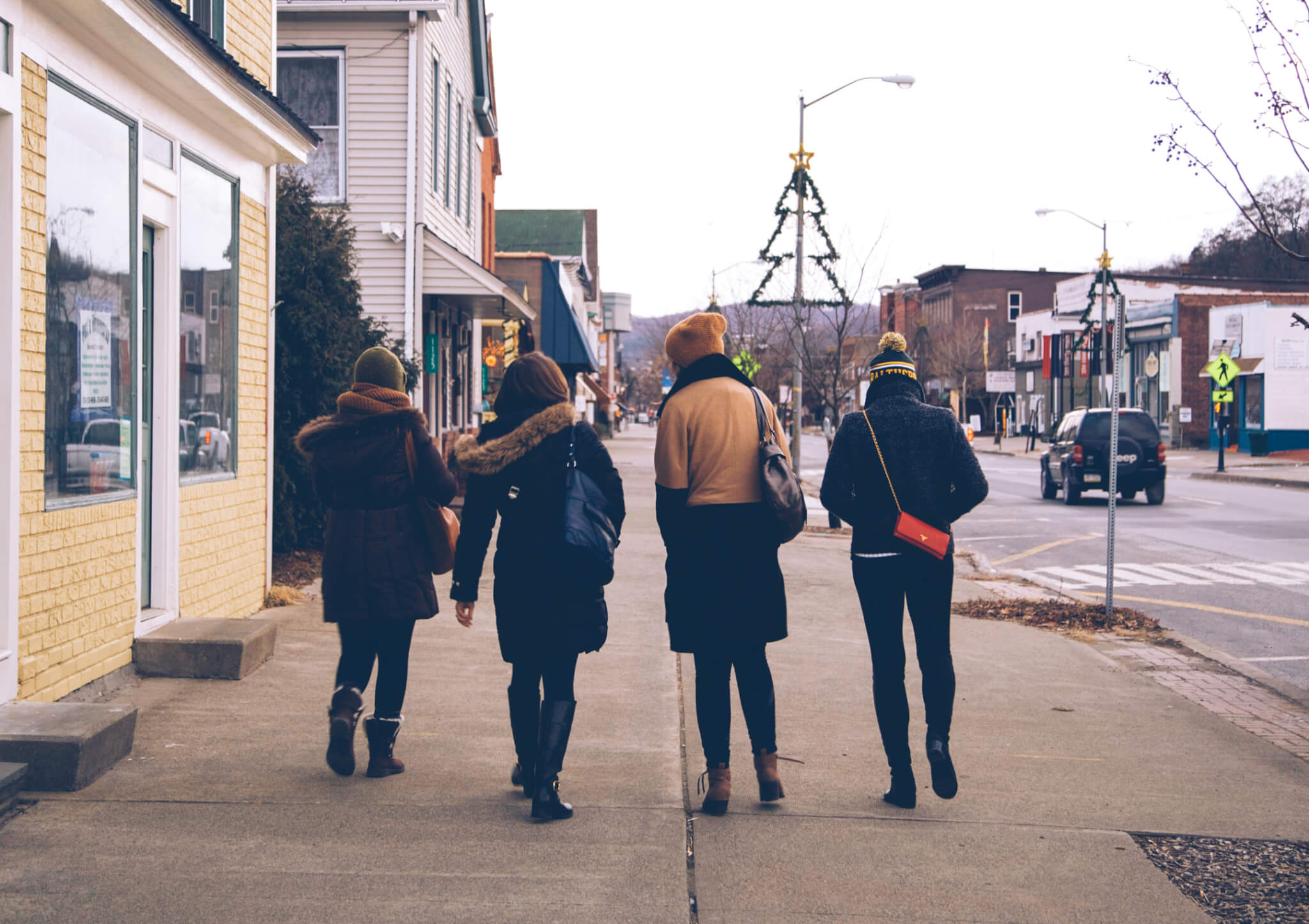 Walking back from brunch in Narrowsburg, New York in the winter to celebrate the New Year | Uno Dos Trae photography